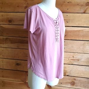🤏 Pink Republic lace-up tee